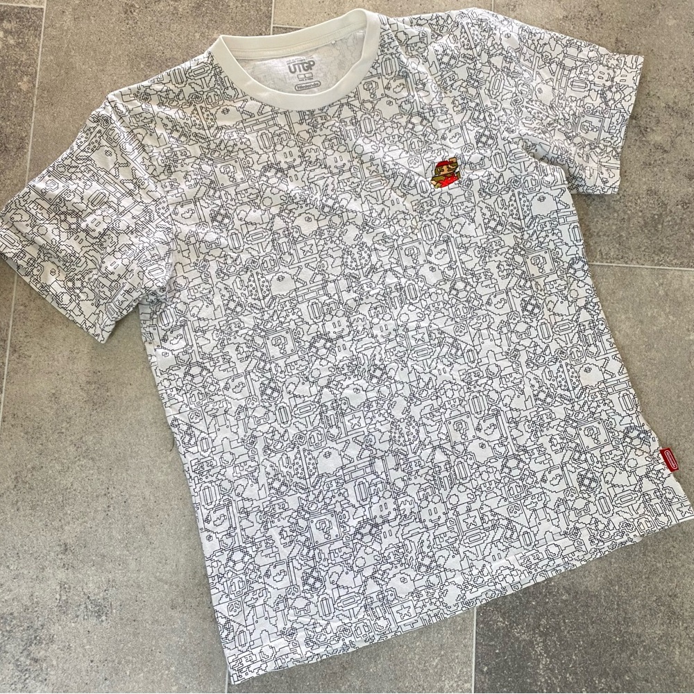 2017 Uniqlo Nintendo Mario T-Shirt